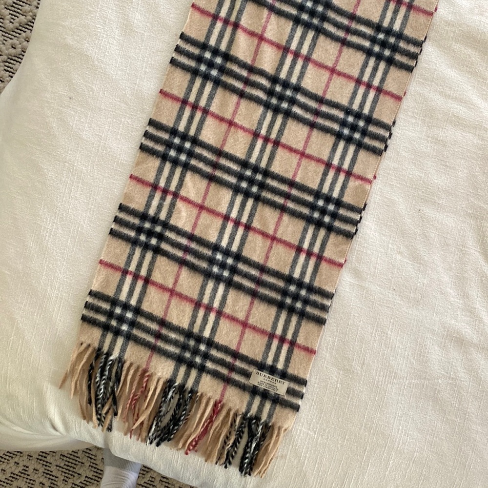 Real cashmere Burberry scarf